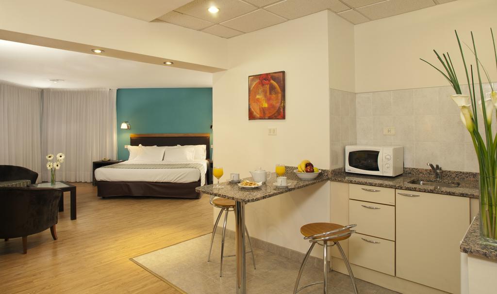 Land Express Neuquen Hotel Екстериор снимка