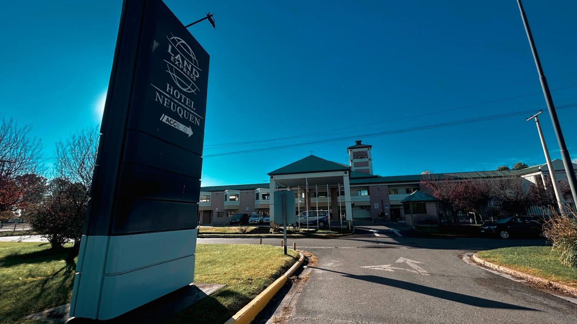 Land Express Neuquen Hotel Екстериор снимка