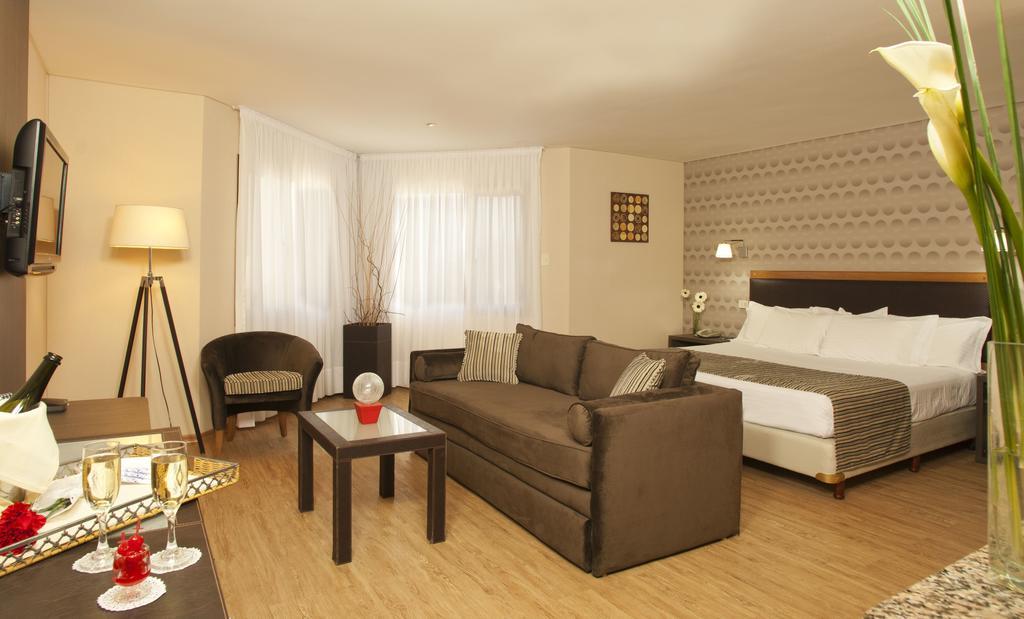 Land Express Neuquen Hotel Екстериор снимка