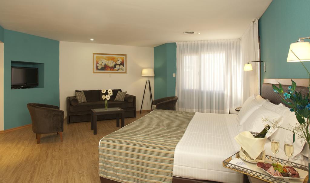 Land Express Neuquen Hotel Екстериор снимка