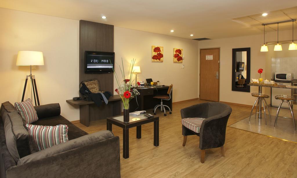 Land Express Neuquen Hotel Екстериор снимка
