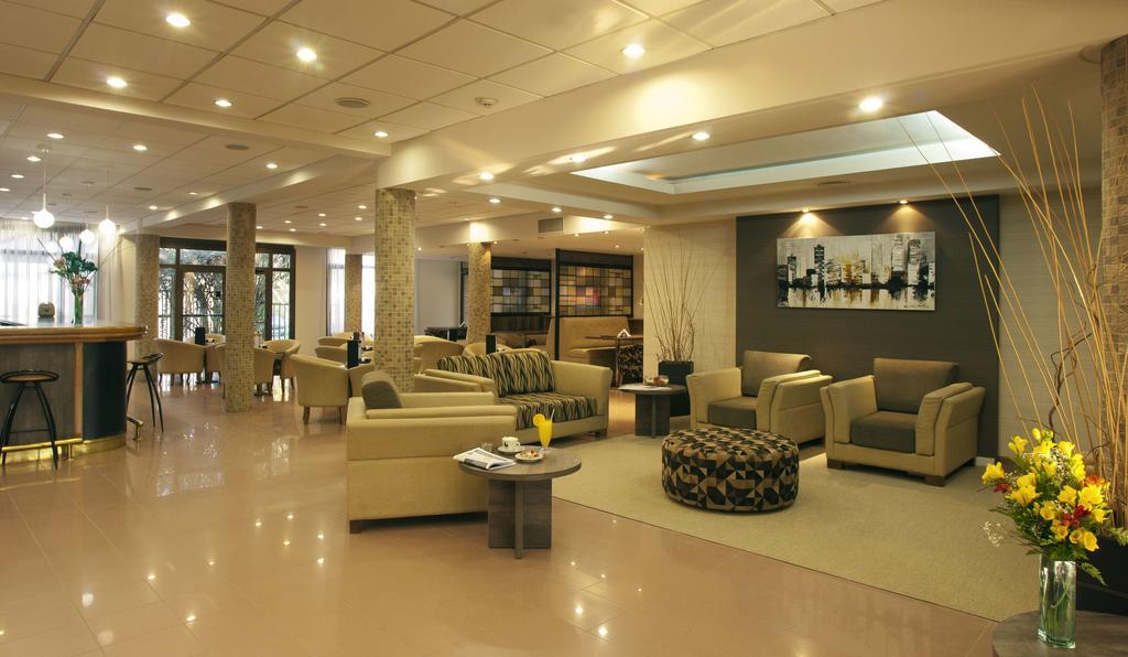 Land Express Neuquen Hotel Екстериор снимка